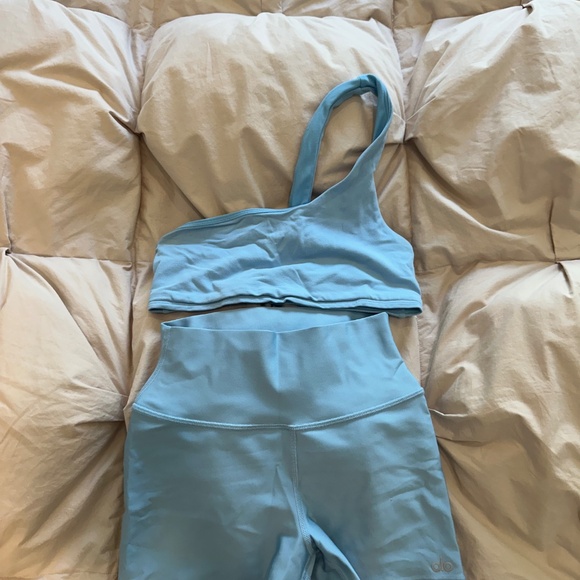 Alo Blue Skies Matching Set 🩵 - Picture 2 of 2